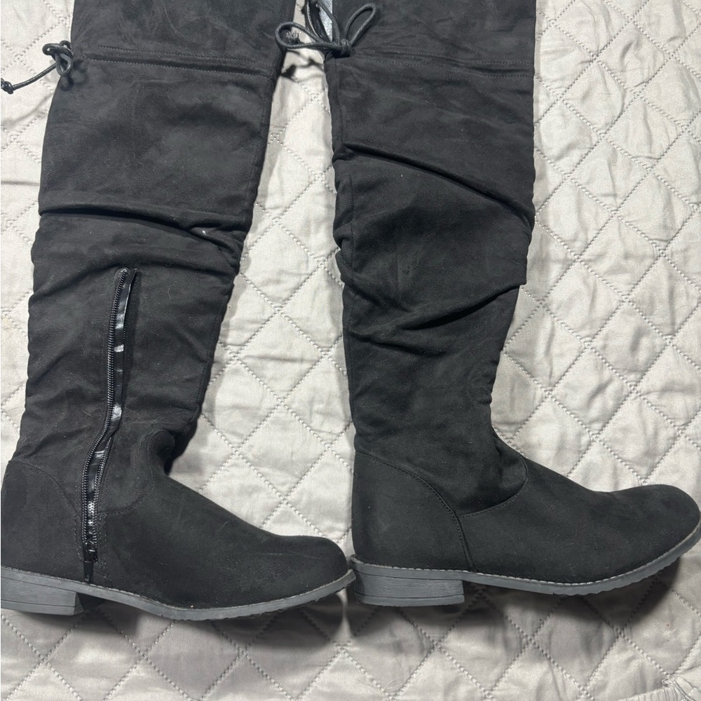 Women's Black Knee-High Boots